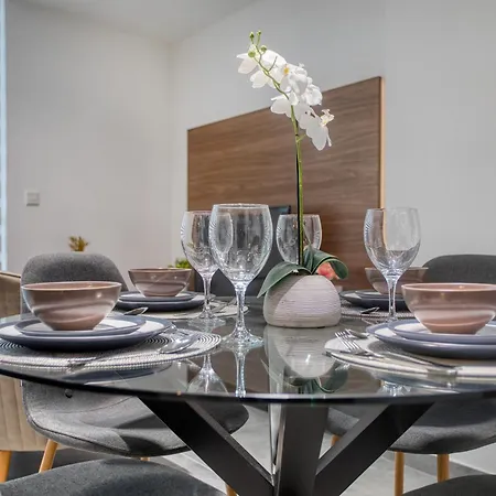 Cozy 1br At Cavarra Gardens Sleeps 2 Апартаменты *