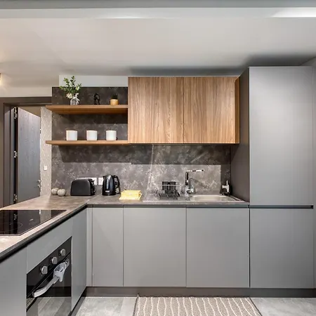 Cozy 1br At Cavarra Gardens Sleeps 2 Апартаменты