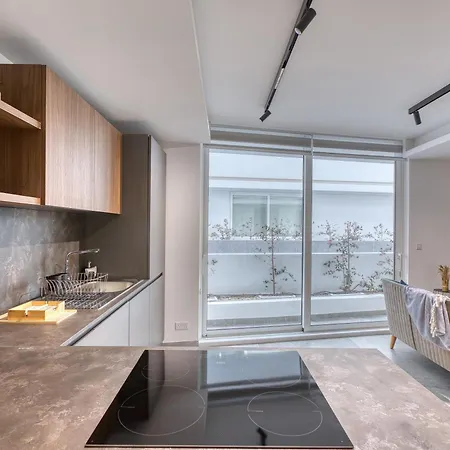 Cozy 1br At Cavarra Gardens Sleeps 2 Апартаменты *