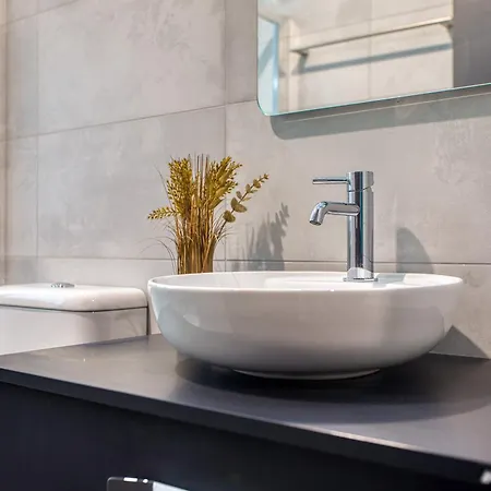 Апартаменты Cozy 1br At Cavarra Gardens Sleeps 2 *