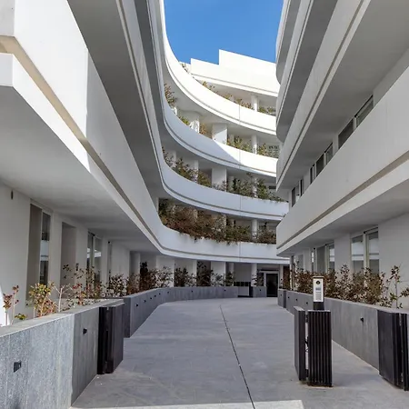 Cozy 1br At Cavarra Gardens Sleeps 2 *